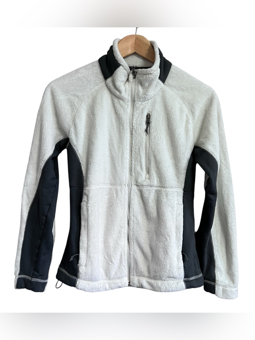 Avalanche Cozy Two-Tone Fluffy Fleece Jacket in White and Black Small